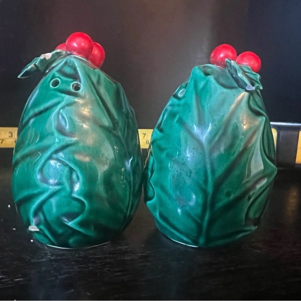 Vintage Christmas Salt Pepper Shaker